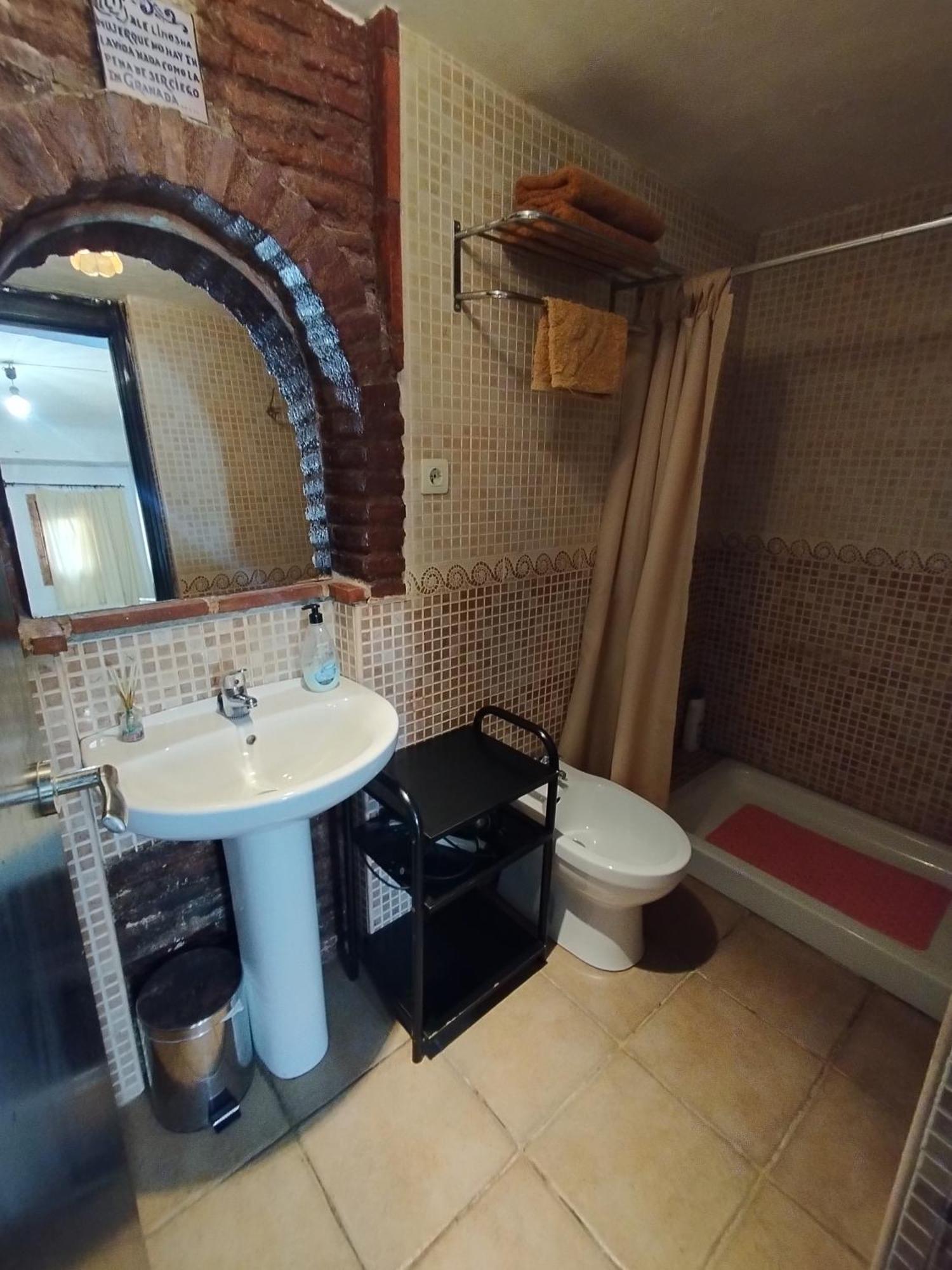 Apartamento Completo Reformado En Arco De Elvira - Centro Granada Bilik gambar